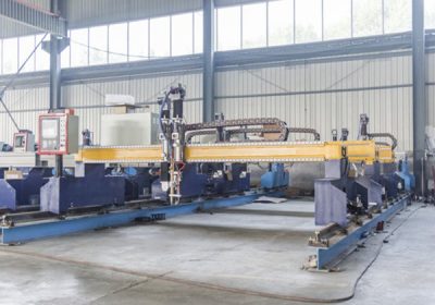 China Jiaxin 1300*2500mm woking area plasma cutting machine for metal cutter Plasma special stat LCD panel control system